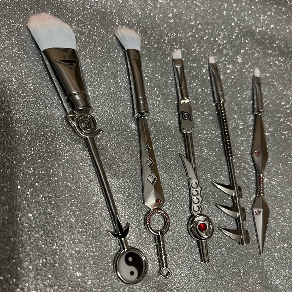 New Unique Set of 5 Make Up Brushes - Picture 2 of 7